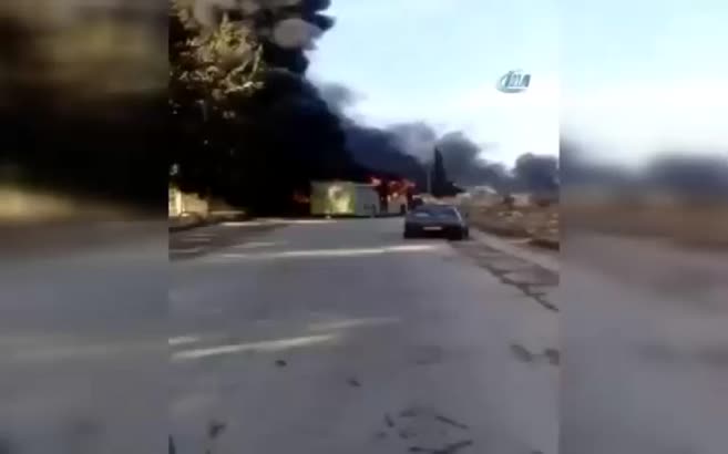 Halep'te Şii milisler otobüsleri ateşe verdi