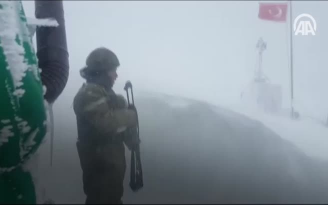 Kar ve tipiye rağmen Mehmetçik hazır kıta!