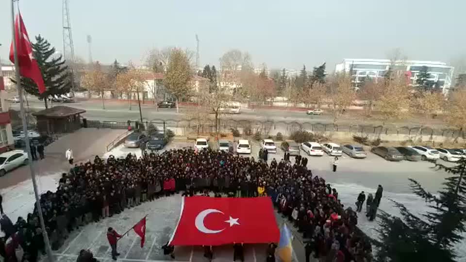 Konya Meram Anadolu Lisesi öğrencilerinden 'Komando Marşı'