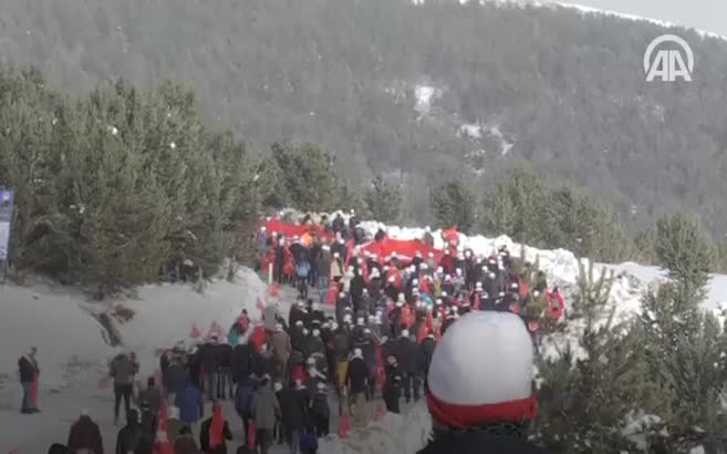 Vefakar gençlik fedakar ecdadını unutmadı