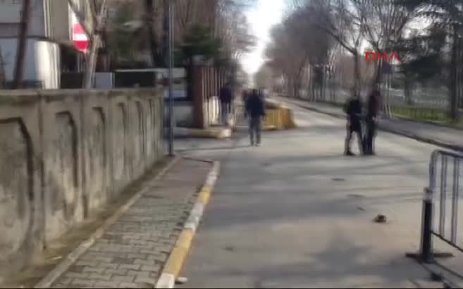 İstanbul Emniyet Müdürlüğü'nü alarma geçiren kamyonet!