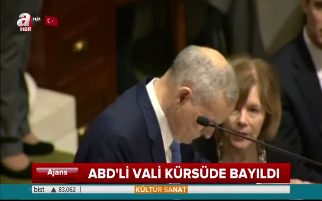 ABD'li vali kürsüde bayıldı O anlar kamerada!