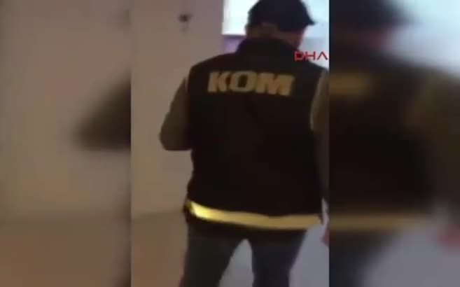 Beylikdüzü'nde baskın! İnternetten satıyordu