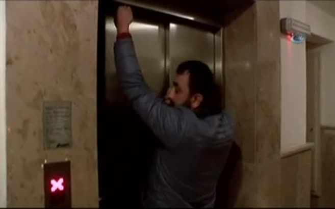 Öğrencilerin bindiği asansör 9. kattan zemine çakıldı