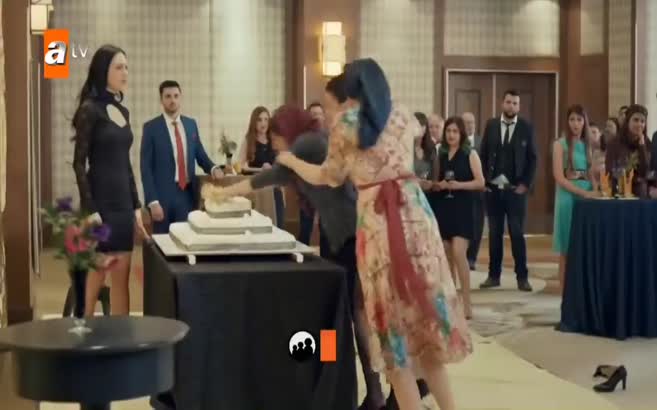 Aşk ve Mavi 14. bölüm fragmanında Mavi Ali'den ayrılıyor!