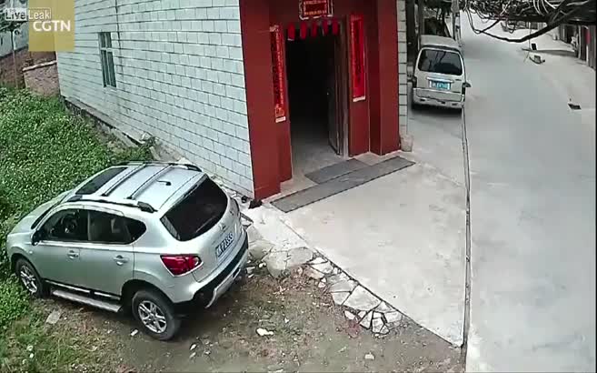 Tüpler bir anda patladı