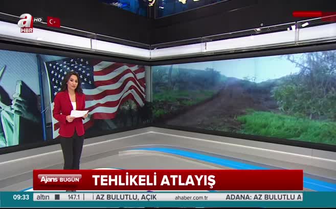 Otoyolun üstünden motosikletiyle karşıya atladı