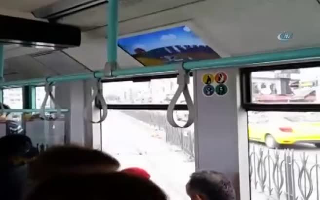 Sirkeci'de tramvay raydan çıktı!