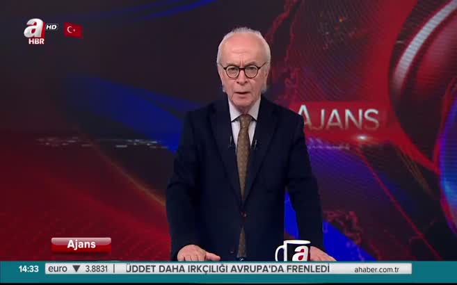 Sürücüler kaldırımda esnaf yolda!