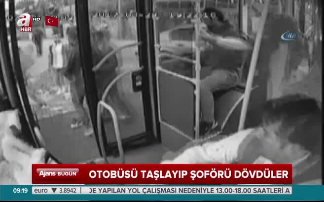Otobüsü taşlayıp şoförü dövdüler