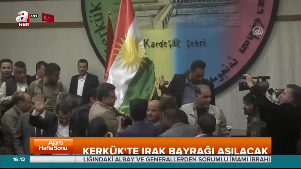 Bayrak krizinde Türklerin dediği oldu