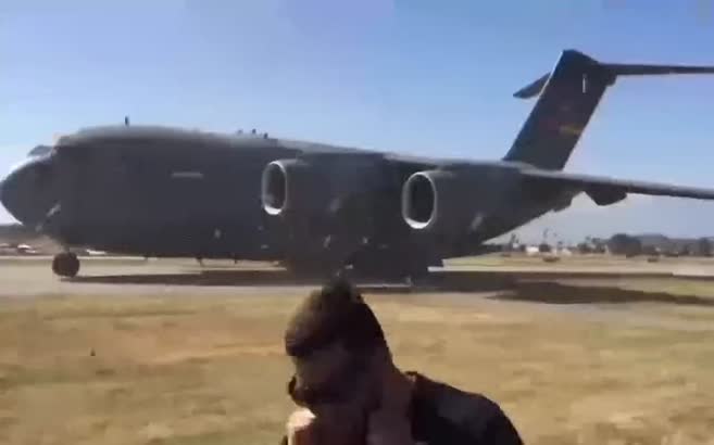 C-17'nin jet motoru ters çalışırsa