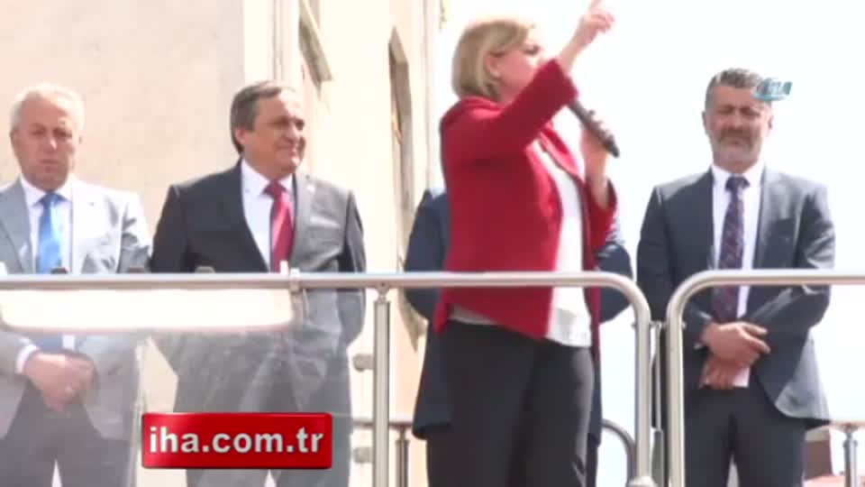 CHP’li Selin Sayek Böke selayı ezan sandı