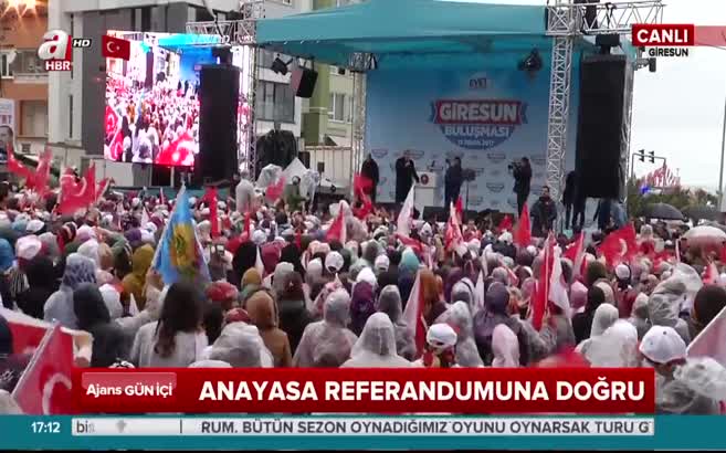 Mitingte duygulandıran buluşma!