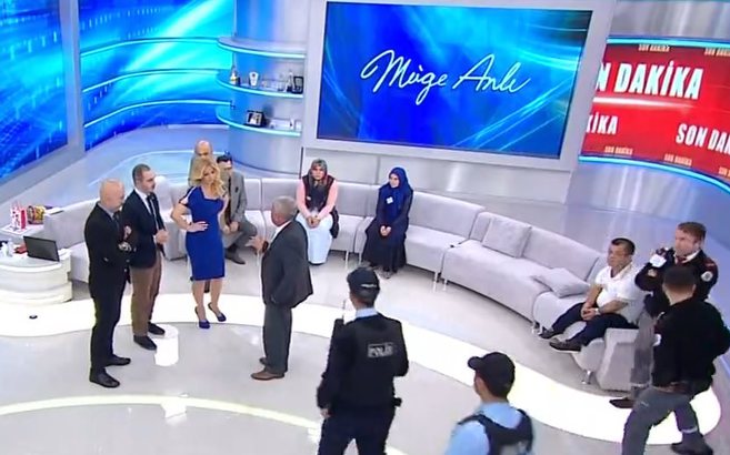 Müge Anlı'da şok! Canlı yayını polisler bastı