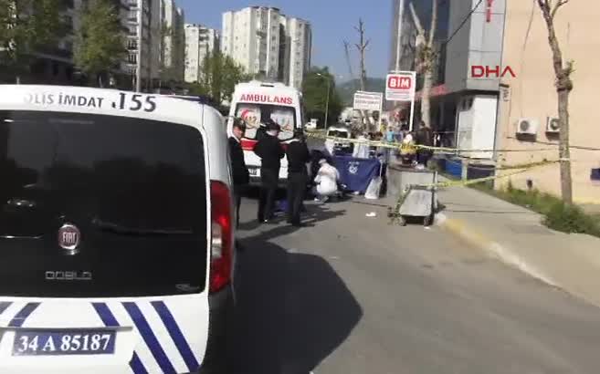 7 aylık eşini sokak ortasında pompalı tüfekle öldürdü