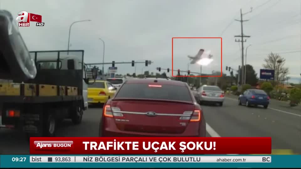 Trafikte uçak şoku!