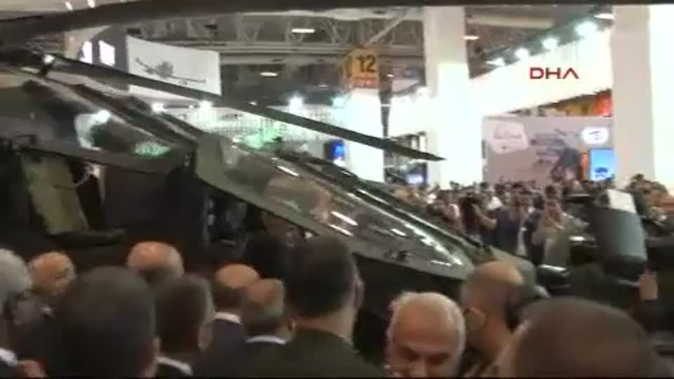 Başbakan Yıldırım ilk Milli helikopter Atakın pilot koltuğunda