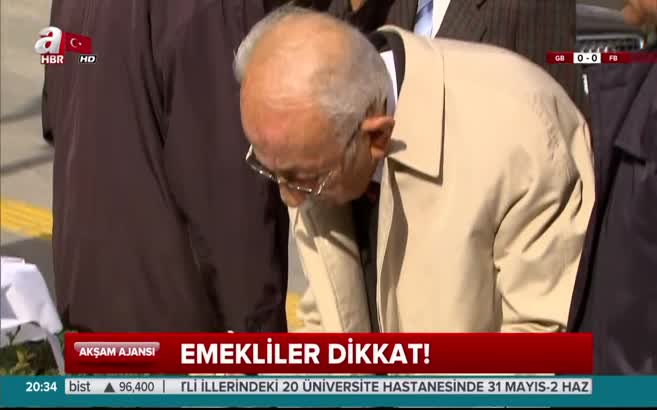 Emekli maaşı 300 lira artacak