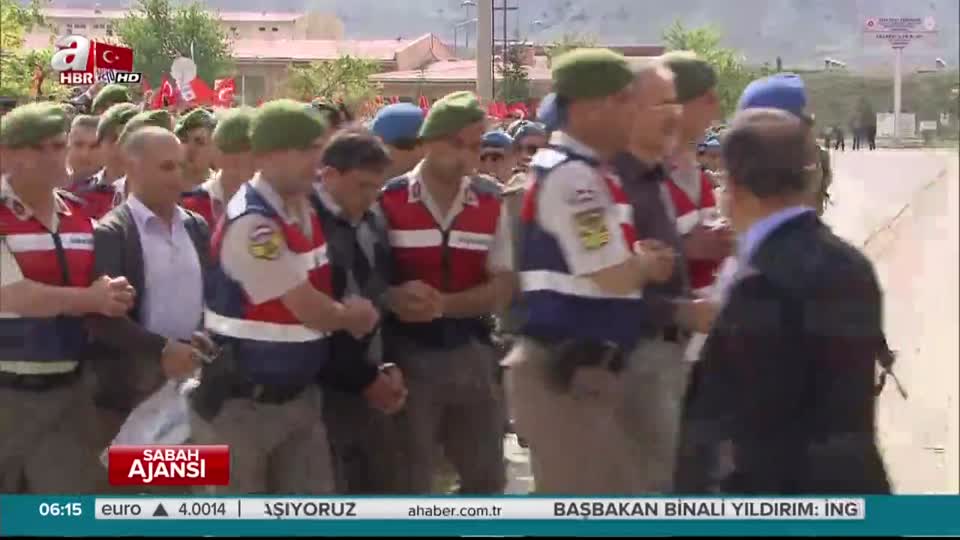 Hain hainliğini yaptı! Şehit ailelerine küfretti