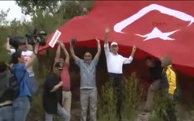 Kemal Kılıçdaroğlu düştü! O anlar kameraya yansıdı