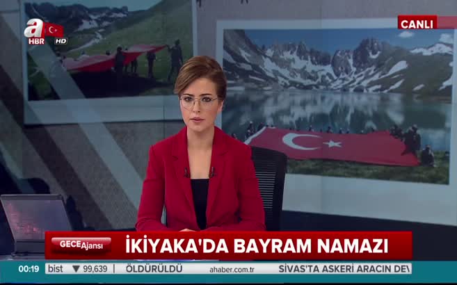 Türk bayrağı eşliğinde namaz