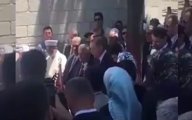 Cumhurbaşkanı Erdoğan 15 Temmuz Şehitliğinde Kur’an okudu