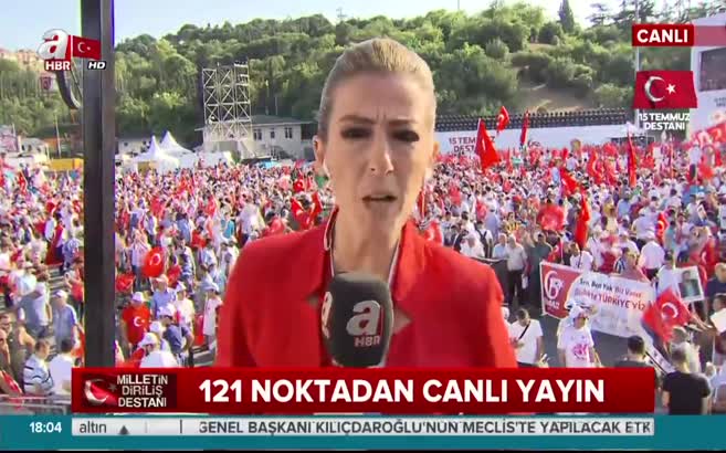 Milyonlar köprüye akın ediyor