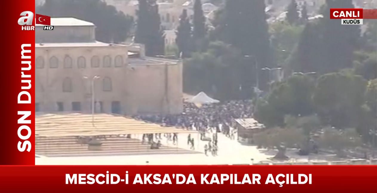 Mescid-i Aksa’nın kapıları açıldı