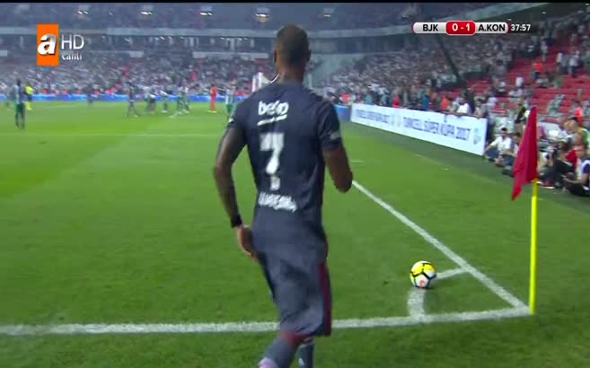 Beşiktaşlı futbolcuların penaltı beklediği an!