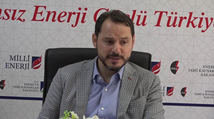 Bakan Albayrak: Onlarla külahları değişeceğiz