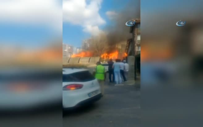 Kağıt fabrikasında korkutan yangın