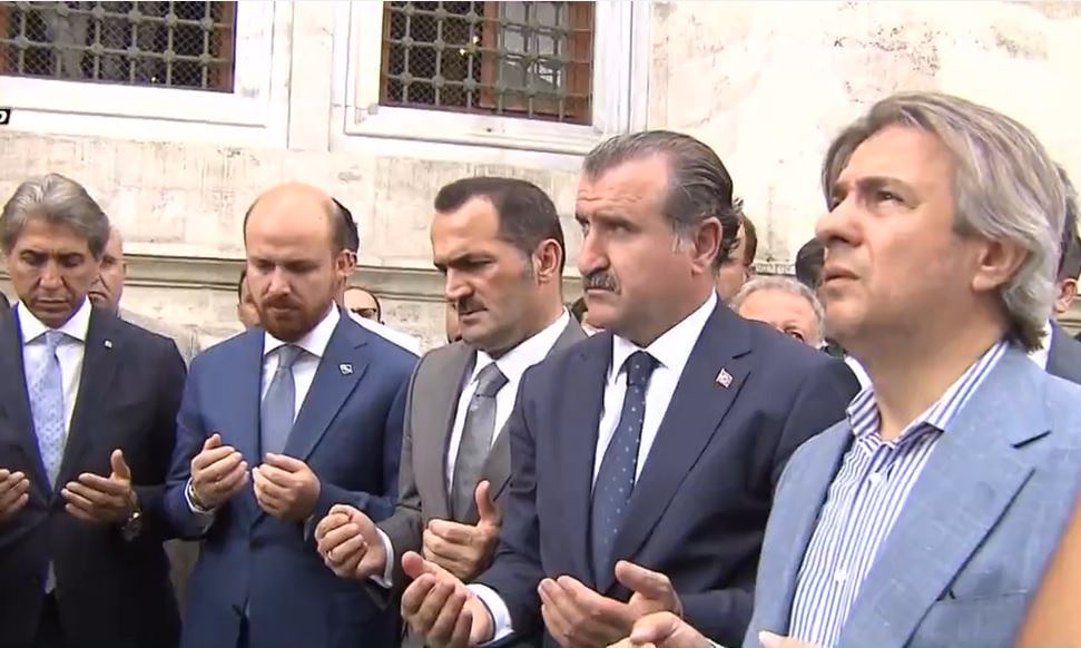 Malazgirt toprağı Fatih Sultan Mehmet'in kabrine serpildi