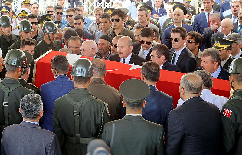 Şehit cenazesinde ilk kez cenaze marşı yerine “Tekbir” çalındı