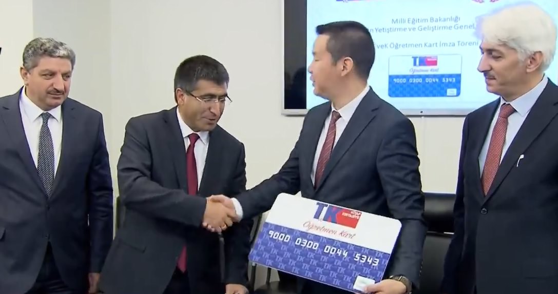 TveK kırtasiyeden eğitime destek