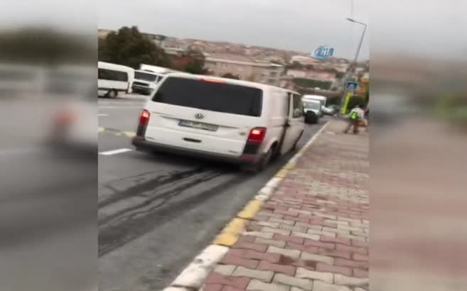 10 kişilik minibüsten 21 öğrenci indi!