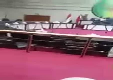 Iraklı askerler sözde 'Kürdistan' bayrağını indirdi