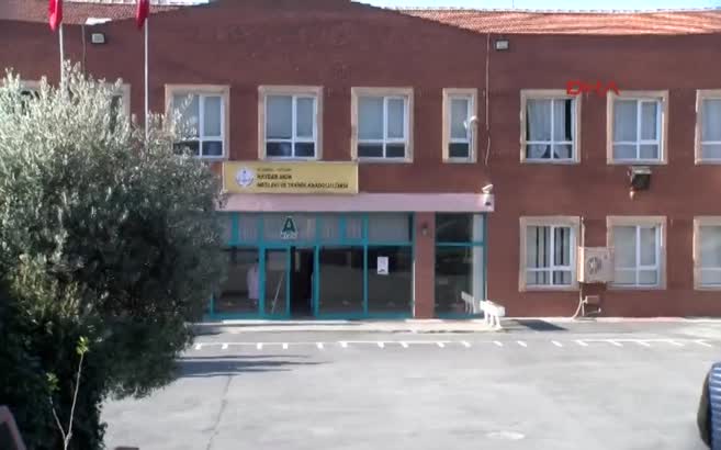 Kantinci okulda ölü bulundu