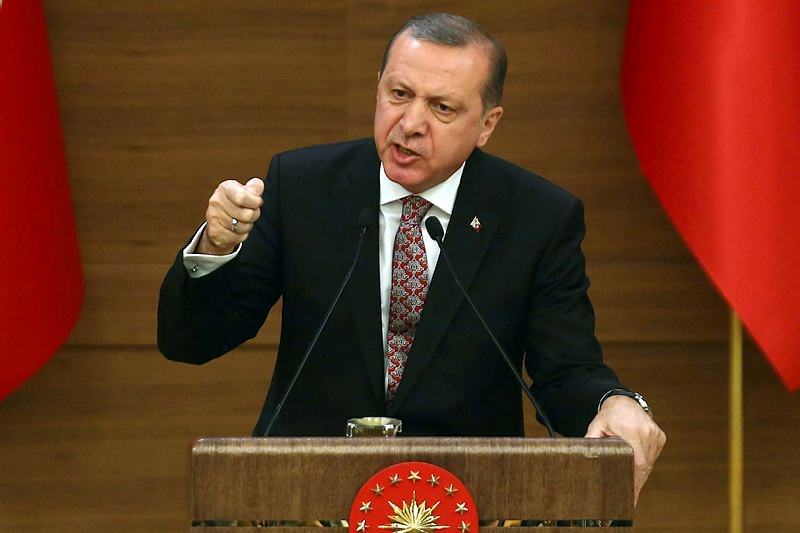 Cumhurbaşkanı Erdoğan: Türkiye'ye ve Türk milletine silah doğrultan hiç kimseye acımayacağız