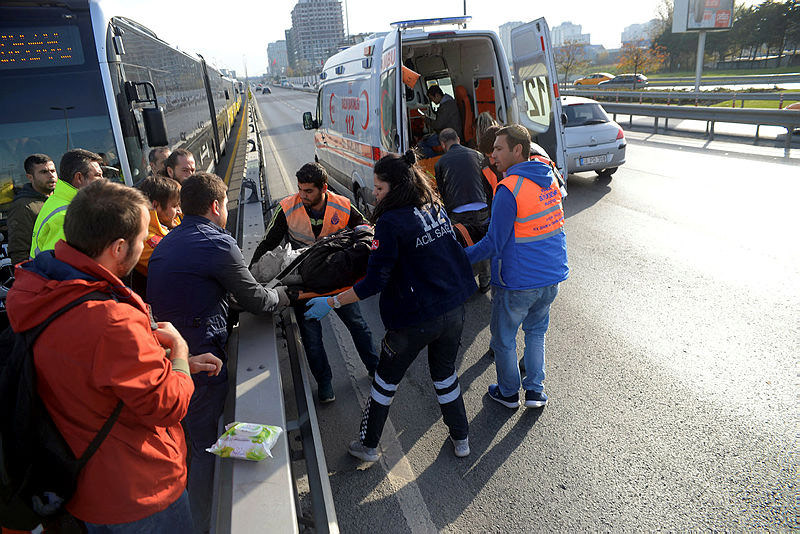 Yenibosna'da metrobüs kazası! A Haber olay yerinde