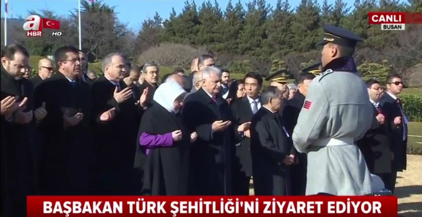 Güney Kore'deki Türk şehitliğinde İstiklal Marşı ve Kur'an tilaveti