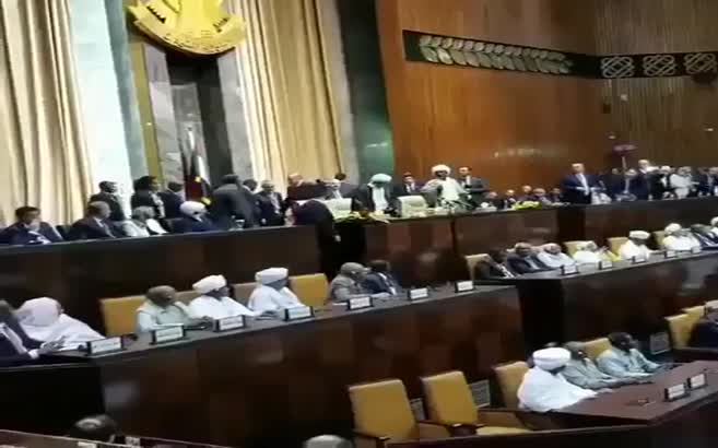 Cumhurbaşkanı Erdoğan Sudan Meclisi'nde tekbirlerle karşılandı