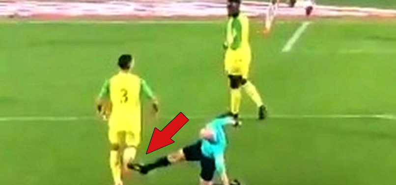 Nantes - PSG maçının hakeminden olay hareket!