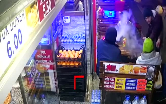 Terör örgütü yandaşlarından Kadıköy'de alçak saldırı