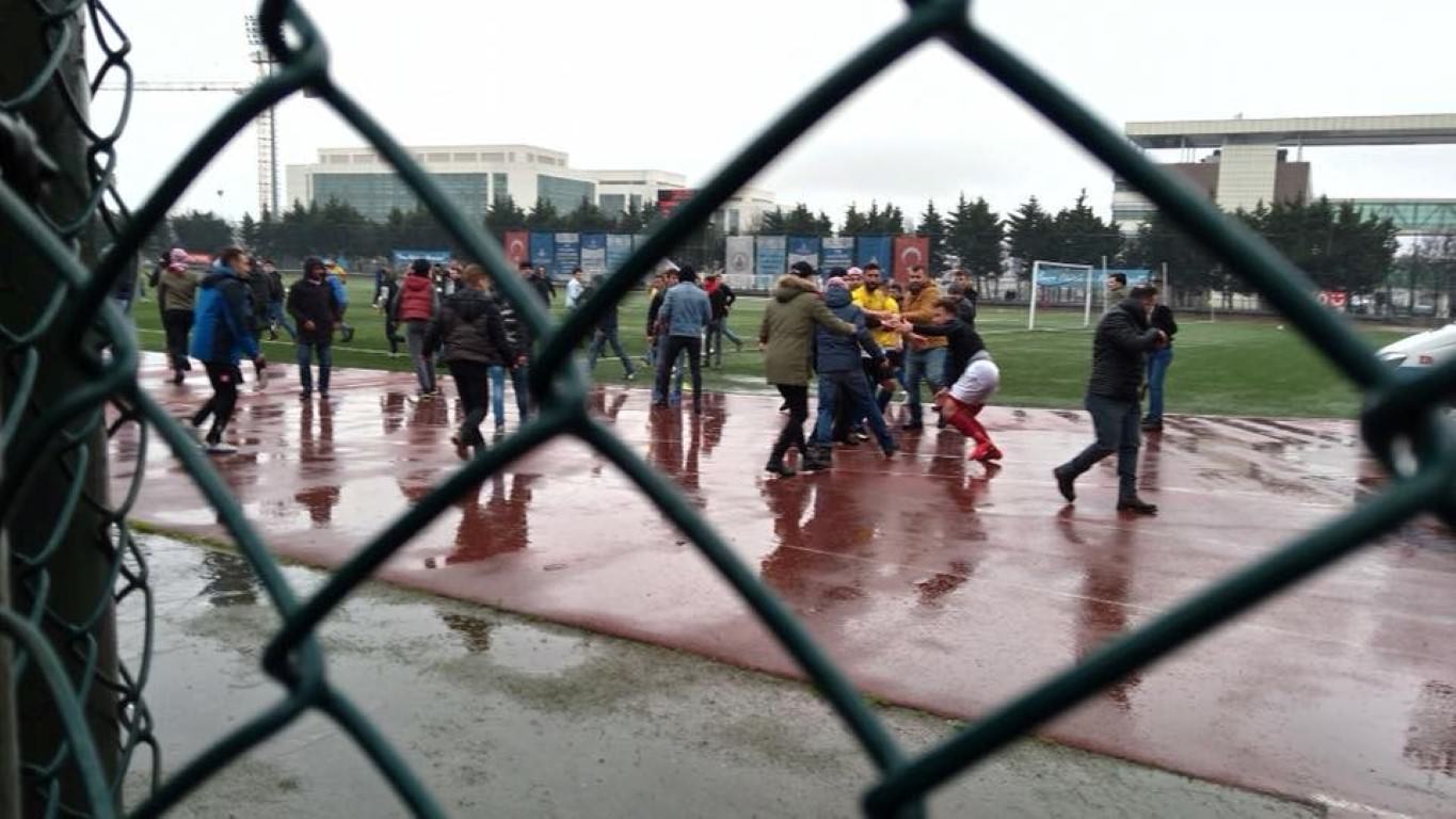 Yeni Çansporlu futbolculara saldırı