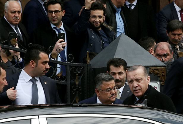 Erdoğan cuma namazını Başyazıcıoğlu Camisi'nde kıldı