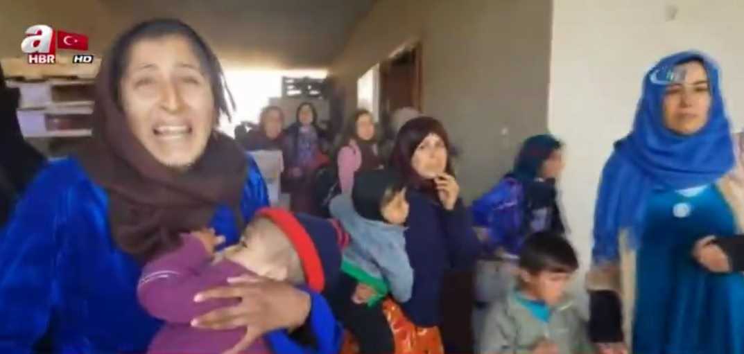 Cinderes'te Türk askerini gören köylülerin sevinç gözyaşları