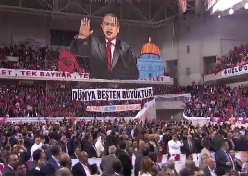 Cumhurbaşkanı Erdoğan'a Mersin'de koreografi sürprizi