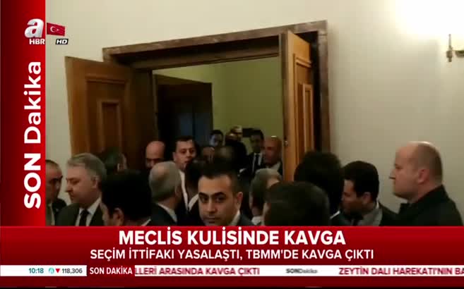 CHP ve MHP'li vekiller TBMM'de kavga etti! İşte o görüntüler