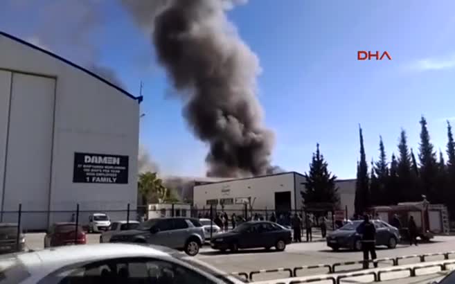 Antalya'da yat imalat deposunda yangın
